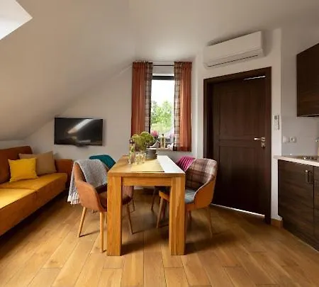 Apartamenty U Harrego I Przy Stawie Spa Z Klimatyzacja, Balia, Sauna, Ogrodem I Parkingiem Kudowa Zdroj Exterior photo